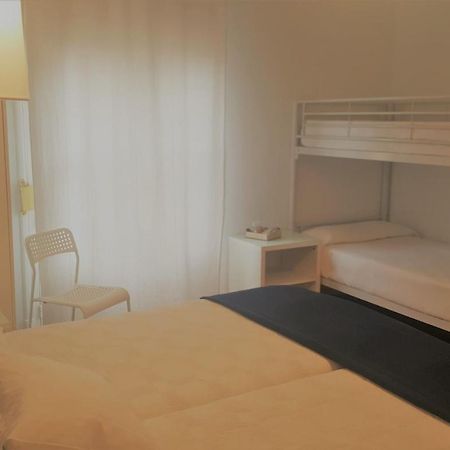 Hostal Santa Isabel Madrid Eksteriør billede