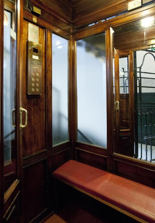 Hostal Santa Isabel Madrid Eksteriør billede