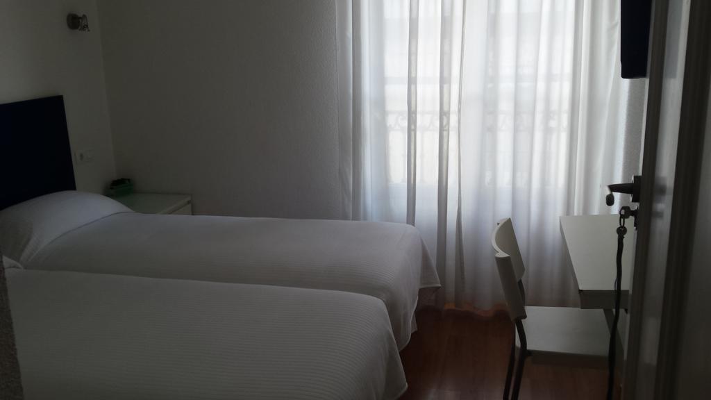 Hostal Santa Isabel Madrid Eksteriør billede