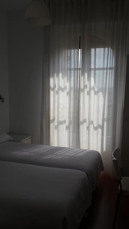 Hostal Santa Isabel Madrid Eksteriør billede