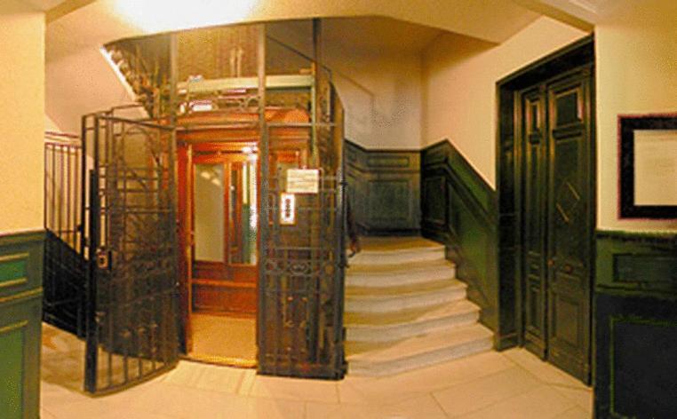 Hostal Santa Isabel Madrid Eksteriør billede