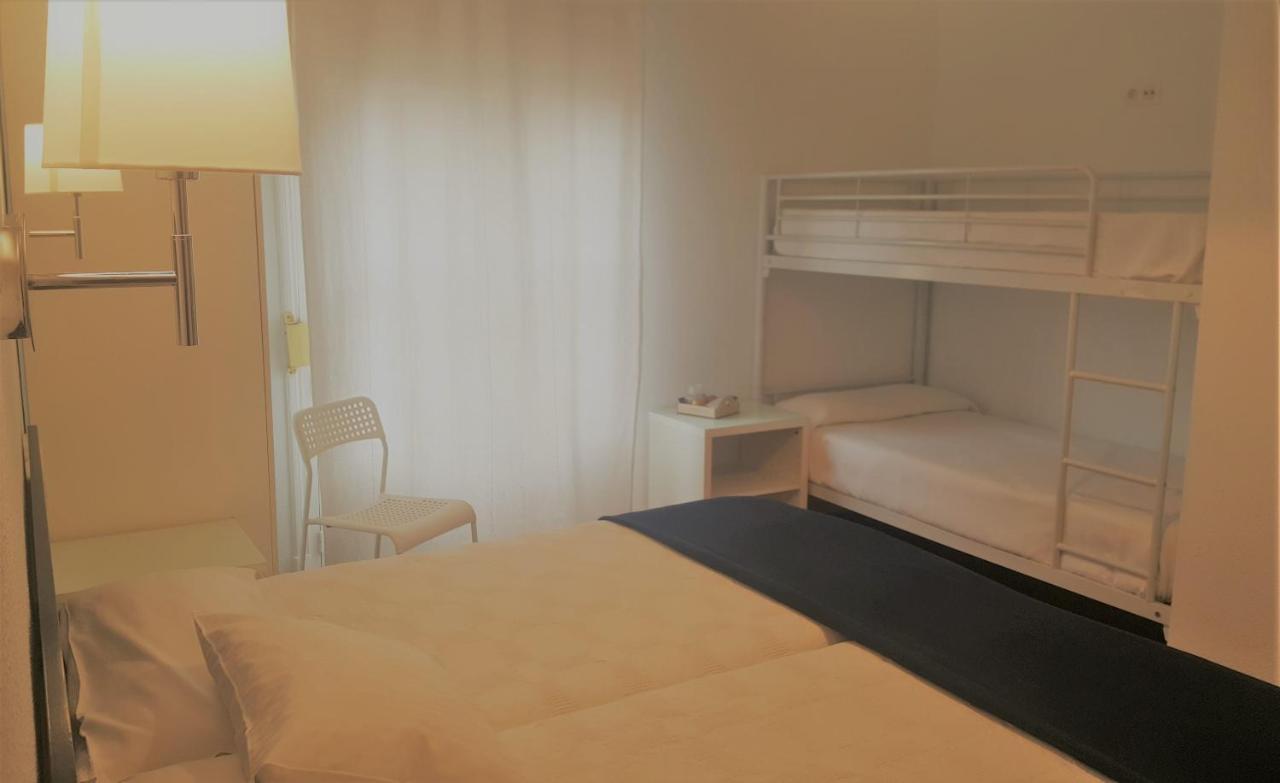 Hostal Santa Isabel Madrid Eksteriør billede